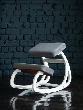 Балансирующий коленный стул Конёк Горбунёк (Белый) в Менделеевске - mendeleevsk.ok-mebel.com | фото 2